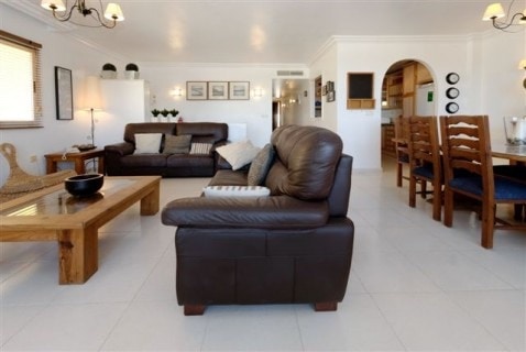 LO23C Living Area1